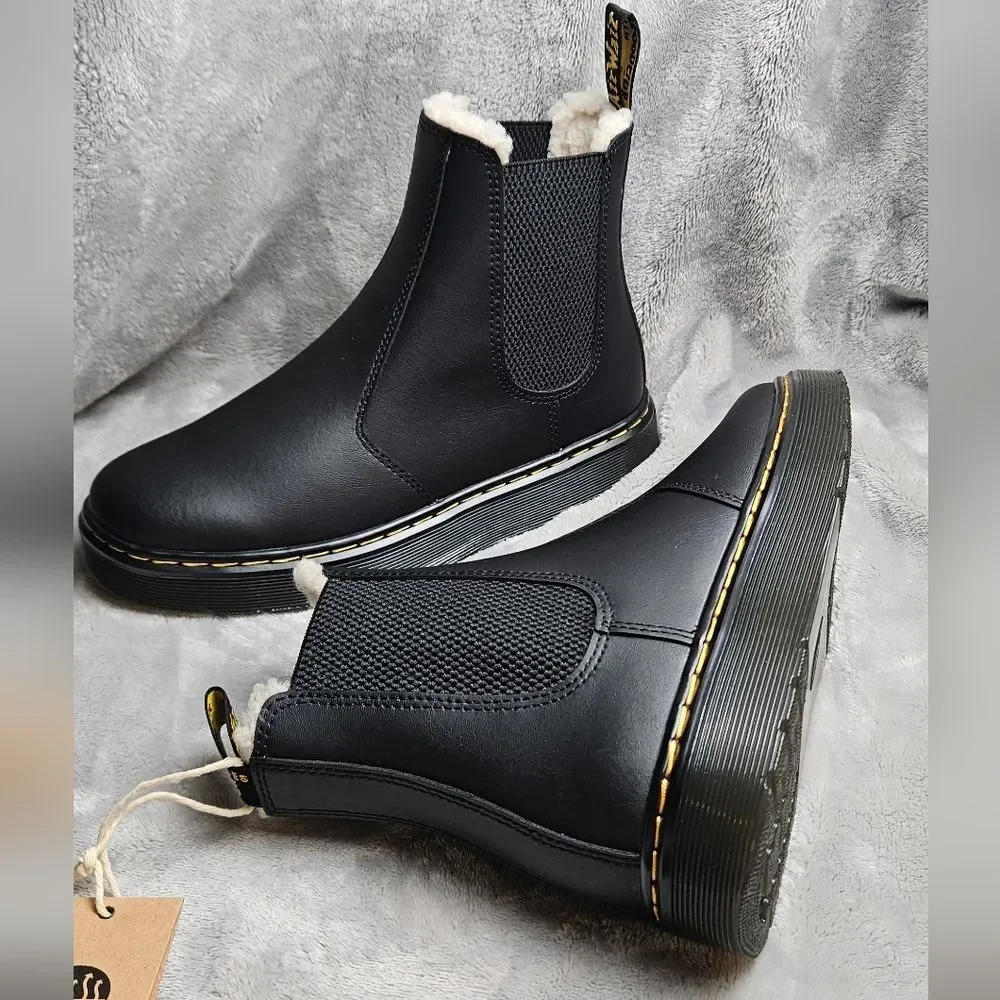 Dr. Martens Chelsea Boots Faux Fur Lined Black Leather Women’s Size 6
